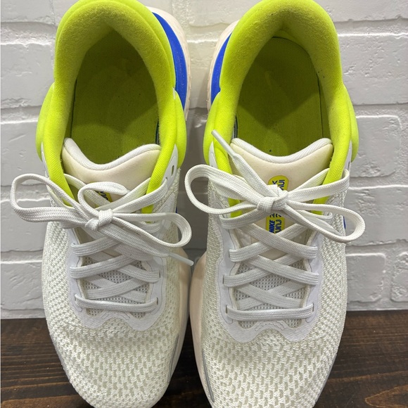 Nike Invincible Run v1 - Picture 4 of 8